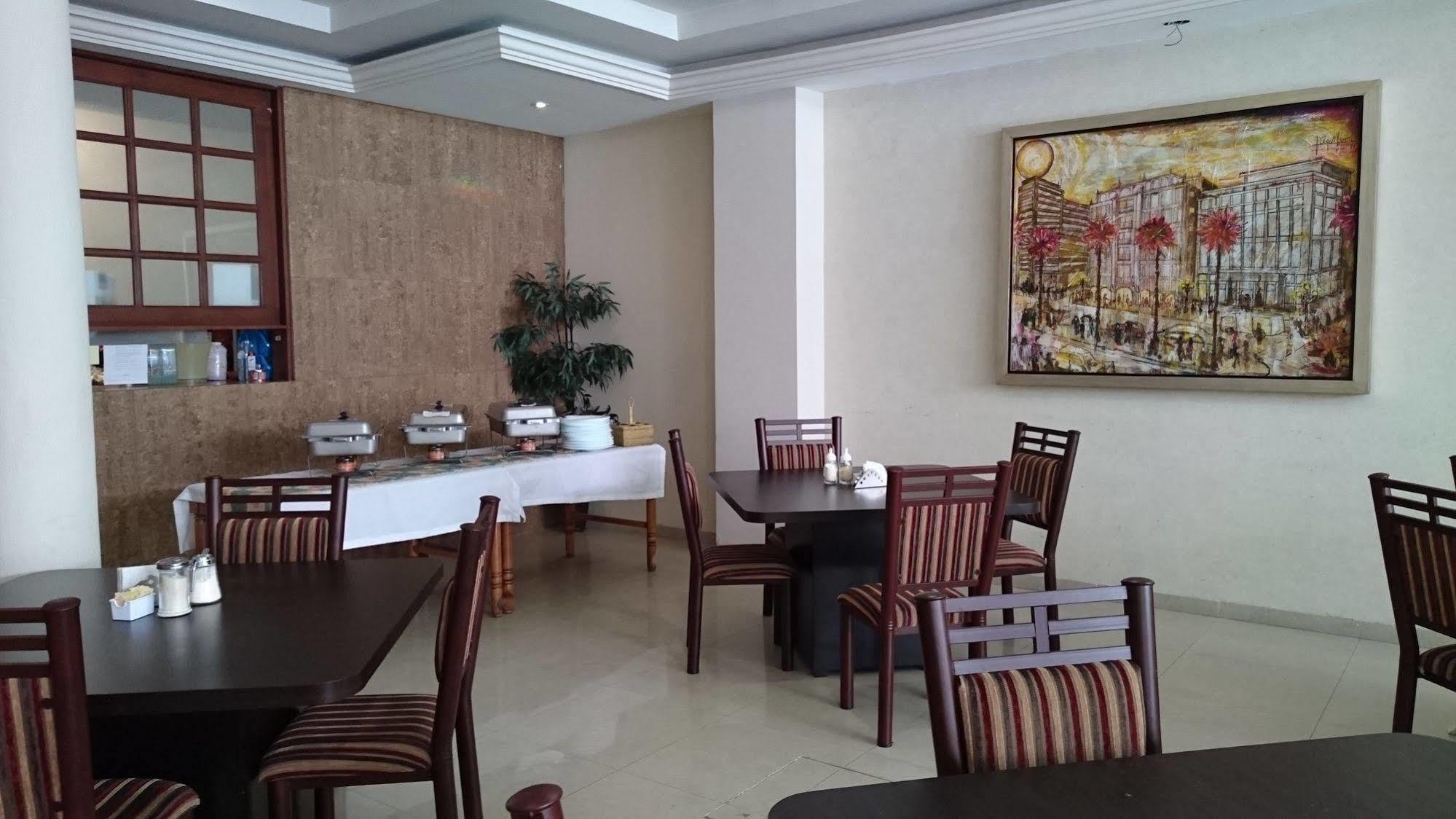 Savoy Express Hotel Torreon Exterior photo
